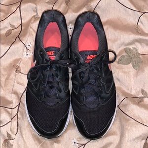 Women’s black Nike Shoes